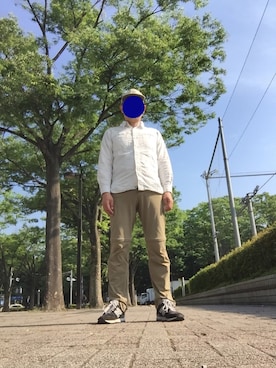 「ノームコア」｜「アイテム（チノパンツ）」を使った、Mさん（メンズ・168cm）の春コーディネート