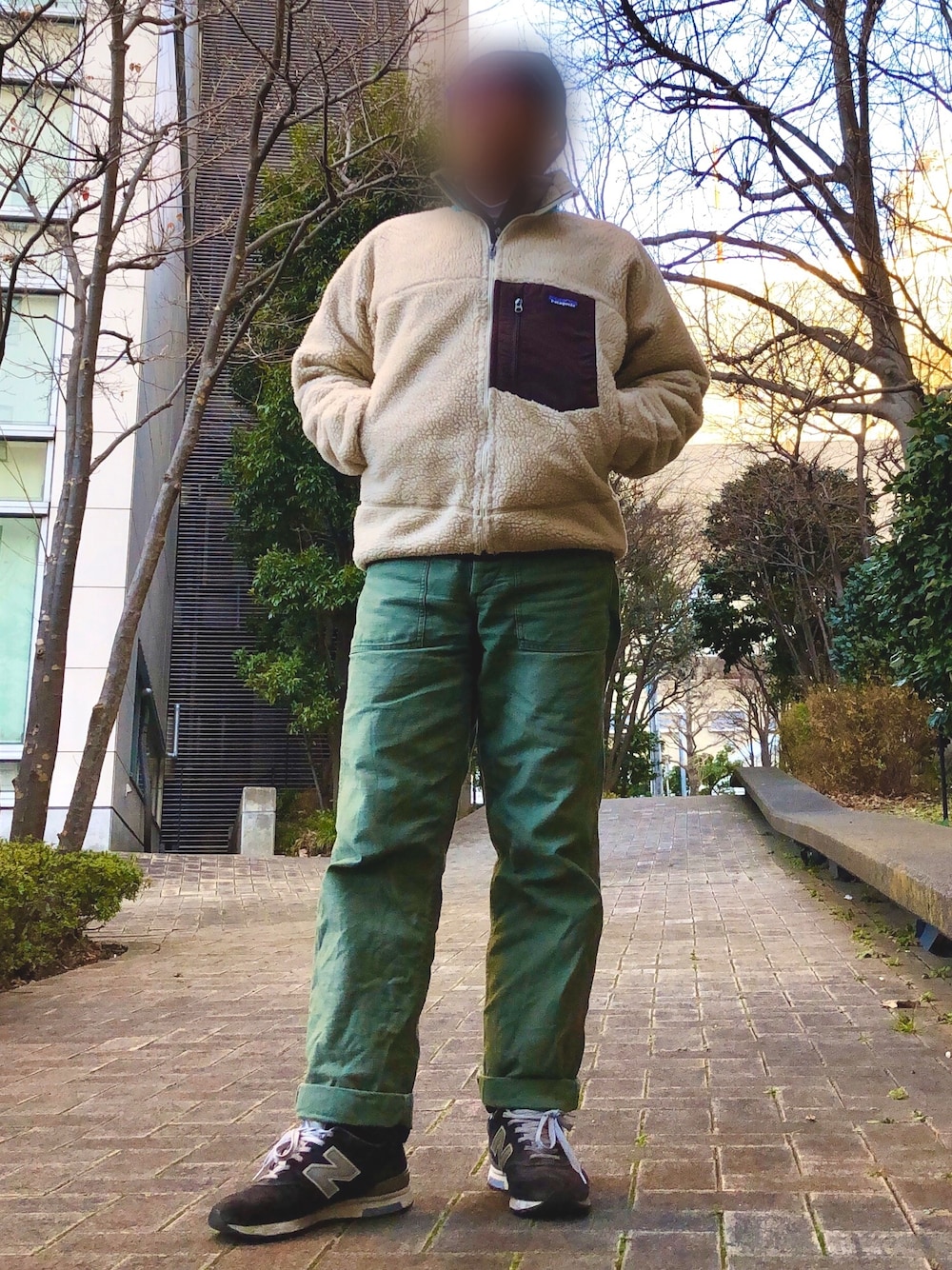 「冬コーデ、patagonia、レトロX、orslow、ファティーグパンツ、ニューバランス、m1400、カジュアル、シンプル、大人カジュアル」｜「patagoniaのアイテム（ナイロンジャケット、ベージュ系）」を使った、Mさん（メンズ・168cm）の冬コーディネートの1枚目の写真