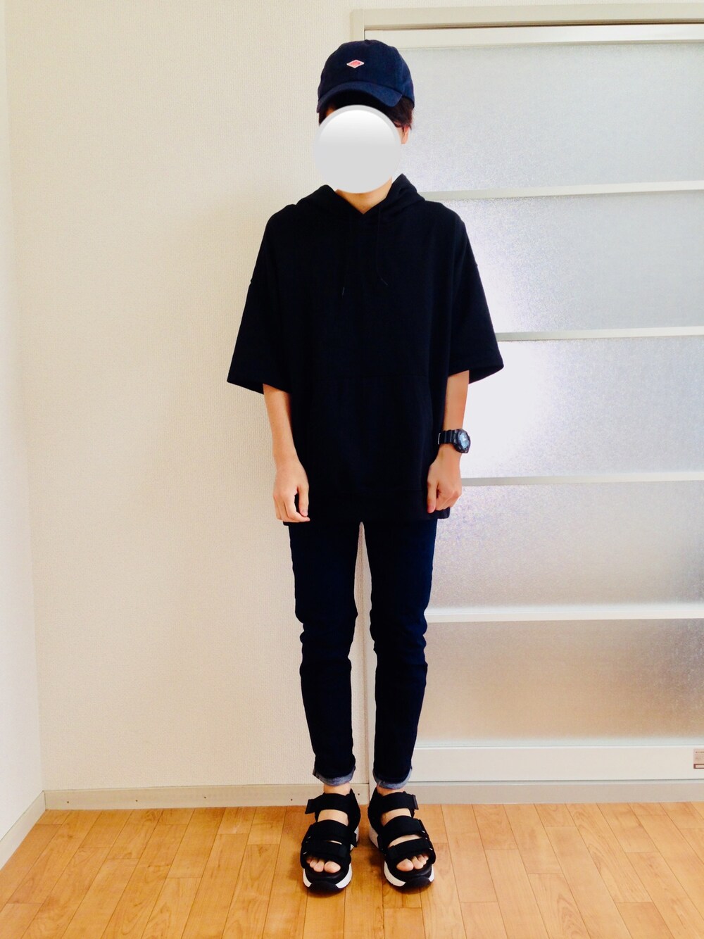 「Danton、GU、STUDIOUS、GLOBAL WORK、G-SHOCK、ビックシルエット、モノトーン、スキニーデニム、スポーツサンダル、カジュアル」｜「DANTONの【DANTON】コットンリネン 6パネルキャップ（キャップ、ブルー系）」を使った、つっきーさん（メンズ・165cm）の夏コーディネートの1枚目の写真