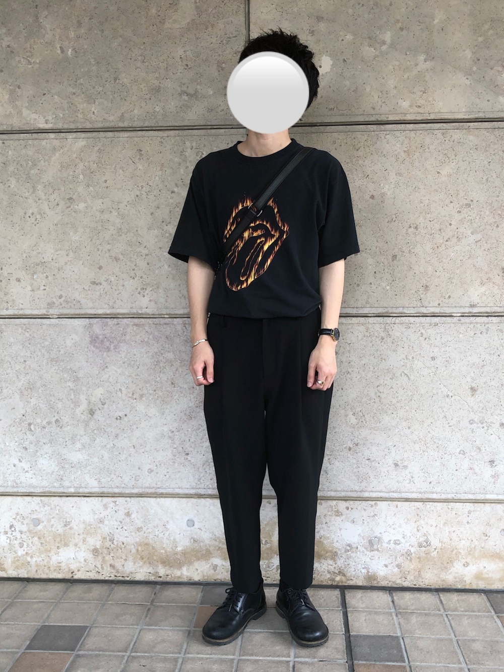 「古着、古着MIX、ルイス(Lui's)、Lui's、ブラック、ブラックコーデ、黒、ロックT、ロック、ビルケンシュトック」｜「古着のアイテム（Tシャツ/カットソー、ブラック系）」を使った、つっきーさん（メンズ・165cm）の夏コーディネートの1枚目の写真