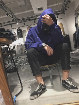 「VANS（バンズ）のアイテム（チノパンツ）」を使った、@.azhongさん（メンズ・180cm）の秋コーディネート