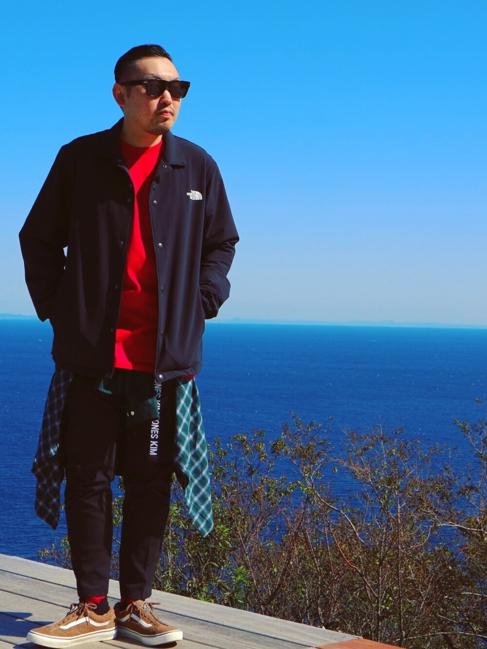 「supreme、THE NORTH FACE、UNIQLO、nonnative、VANS、ストリート服が好き、秋のコーデ、コーチジャケット、アンクルパンツ、2018マイベストコーデ」｜「CELINEのサングラス（サングラス、ブラック系）」を使った、MR.kiwiさん（メンズ・170cm）の秋コーディネートの1枚目の写真