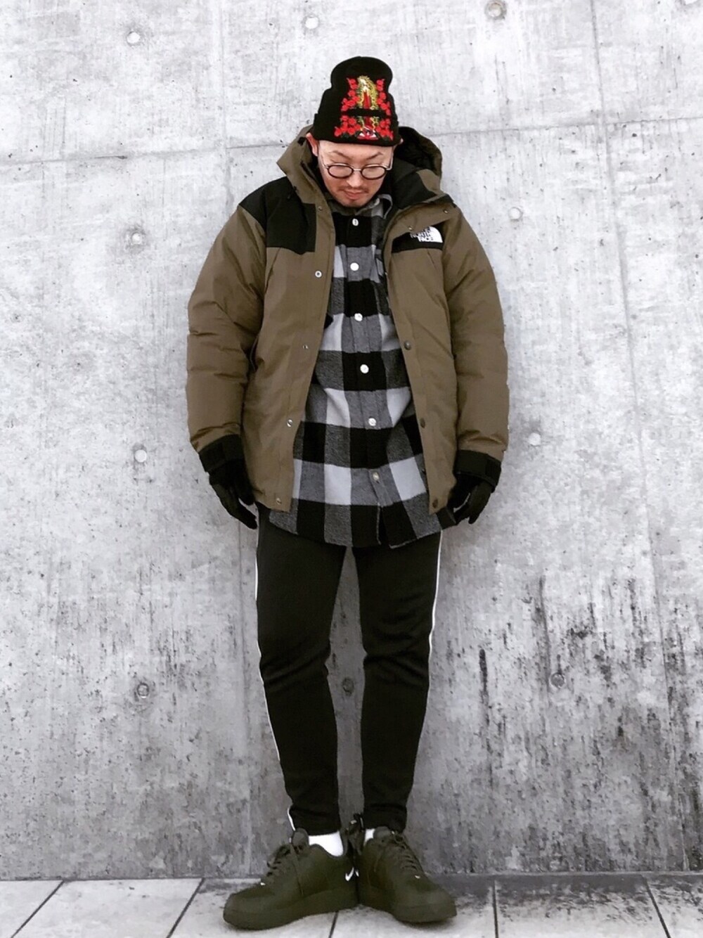 「大晦日、今年最後のコーデ、2018マイベストコーデ、NIKE、adidas、supreme、THE NORTH FACE、antisocialsocialclub、平成最後のWEARISTAセンバツ、チェック柄に恋してる」｜「THOM BROWNEのアイウエア（メガネ、ブラック系）」を使った、MR.kiwiさん（メンズ・170cm）の冬コーディネートの1枚目の写真