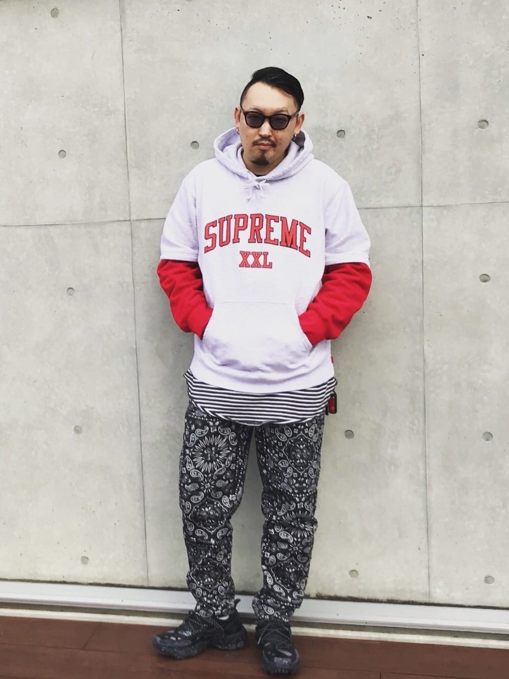 「supreme、COOKMAN、UNDER COVER、NIKE、休日コーデ、ストリート、ストリートMIX、ペイズリー、streetstyle、私の推しブランド」｜「A.D.S.R.のADSR/エーディーエスアール/ZAPPA（サングラス、ブラウン系）」を使った、MR.kiwiさん（メンズ・170cm）の春コーディネートの1枚目の写真