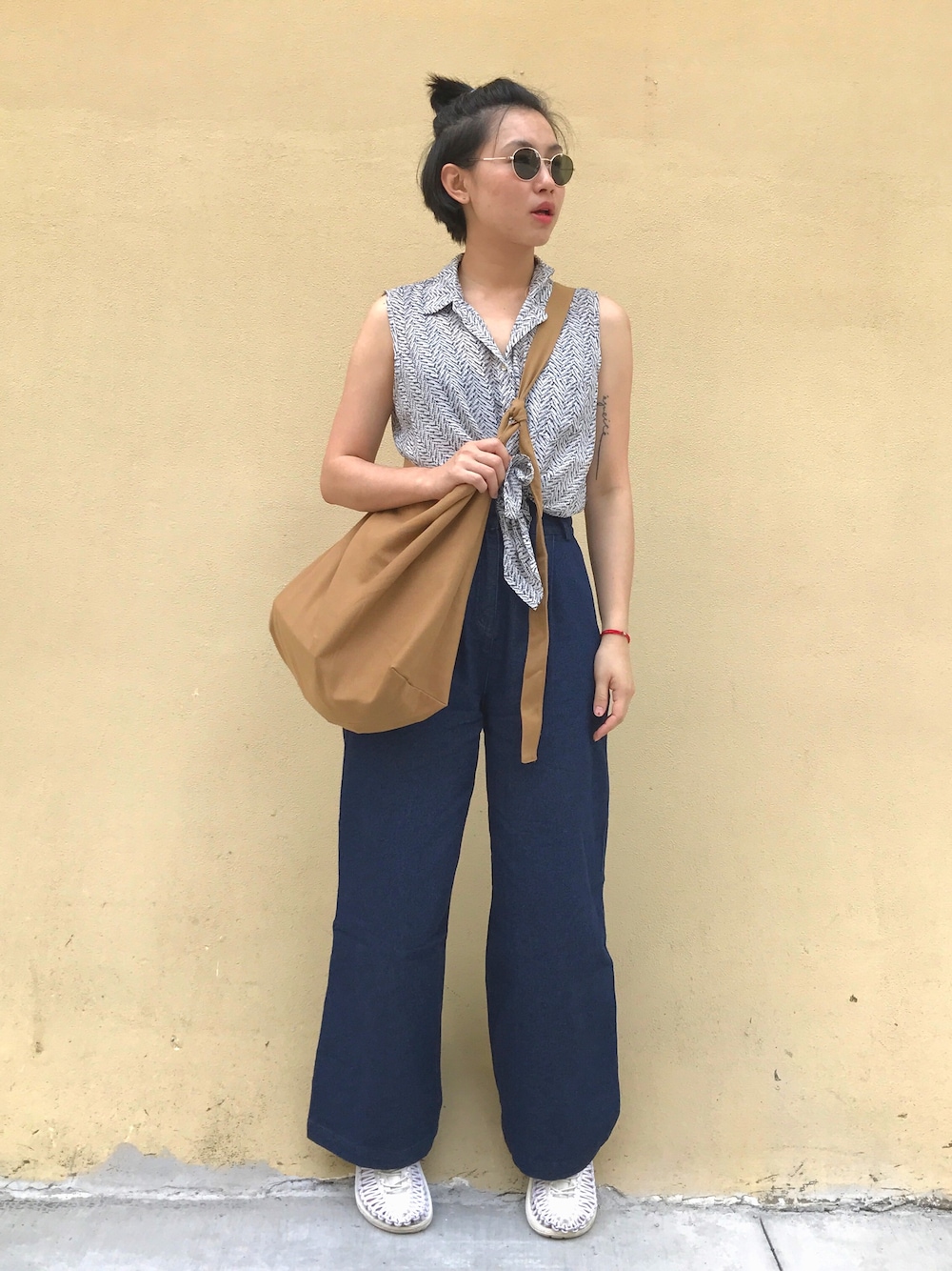 「夏、白、夏祭り、休日コーデ、KEEN UNEEK！、Taiwan、TAIPEI」｜「PERのアイテム（チノパンツ、ブルー系）」を使った、芮翠樹さん（レディース・164cm）の夏コーディネートの1枚目の写真