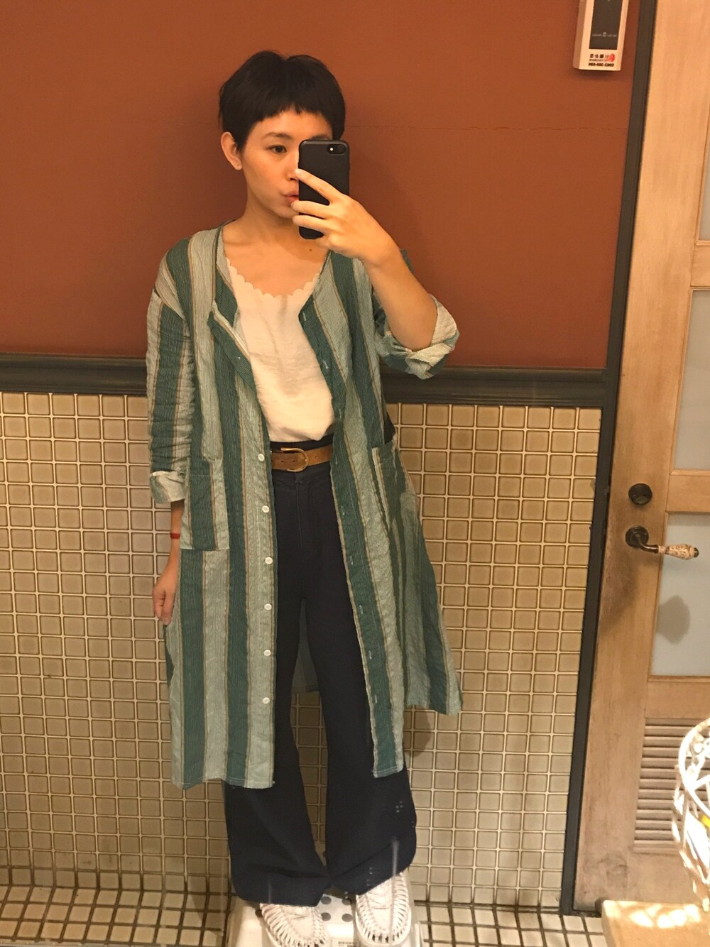 「大人カジュアル、夏コーデ、秋コーデ、白トップス、outfit、keen、KEEN UNEEK！、H&M、Taiwan、TAIPEI」｜「KEENのアイテム（サンダル、ホワイト系）」を使った、芮翠樹さん（レディース・164cm）の夏コーディネートの1枚目の写真