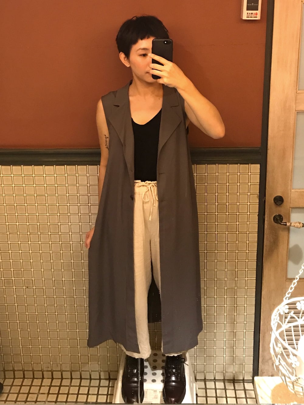 「大人カジュアル、夏コーデ、秋コーデ、outfit、Dr.Martens、UNIQLO、Taiwan、TAIPEI、girl style」｜「UNIQLOのアイテム（ベスト、パープル系）」を使った、芮翠樹さん（レディース・164cm）の夏コーディネートの1枚目の写真