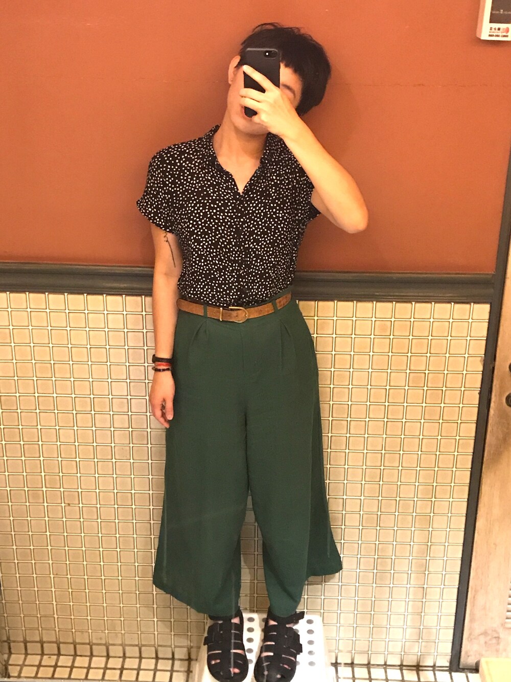 「秋コーデ、秋服、ootd、夏コーデ、H&M、Taiwan、TAIPEI、古着MIX、大人コーデ」｜「H&Mのアイテム（シャツ/ブラウス、ブラック系）」を使った、芮翠樹さん（レディース・164cm）の夏コーディネートの1枚目の写真