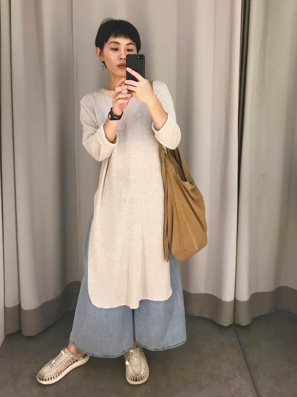 「秋のコーデ、秋色、雨の日コーデ、ootd、keen、KEEN UNEEK！、ZARA、Taiwan、TAIPEI」｜「ZARAのアイテム（ニット/セーター、ベージュ系）」を使った、芮翠樹さん（レディース・164cm）の秋コーディネートの1枚目の写真