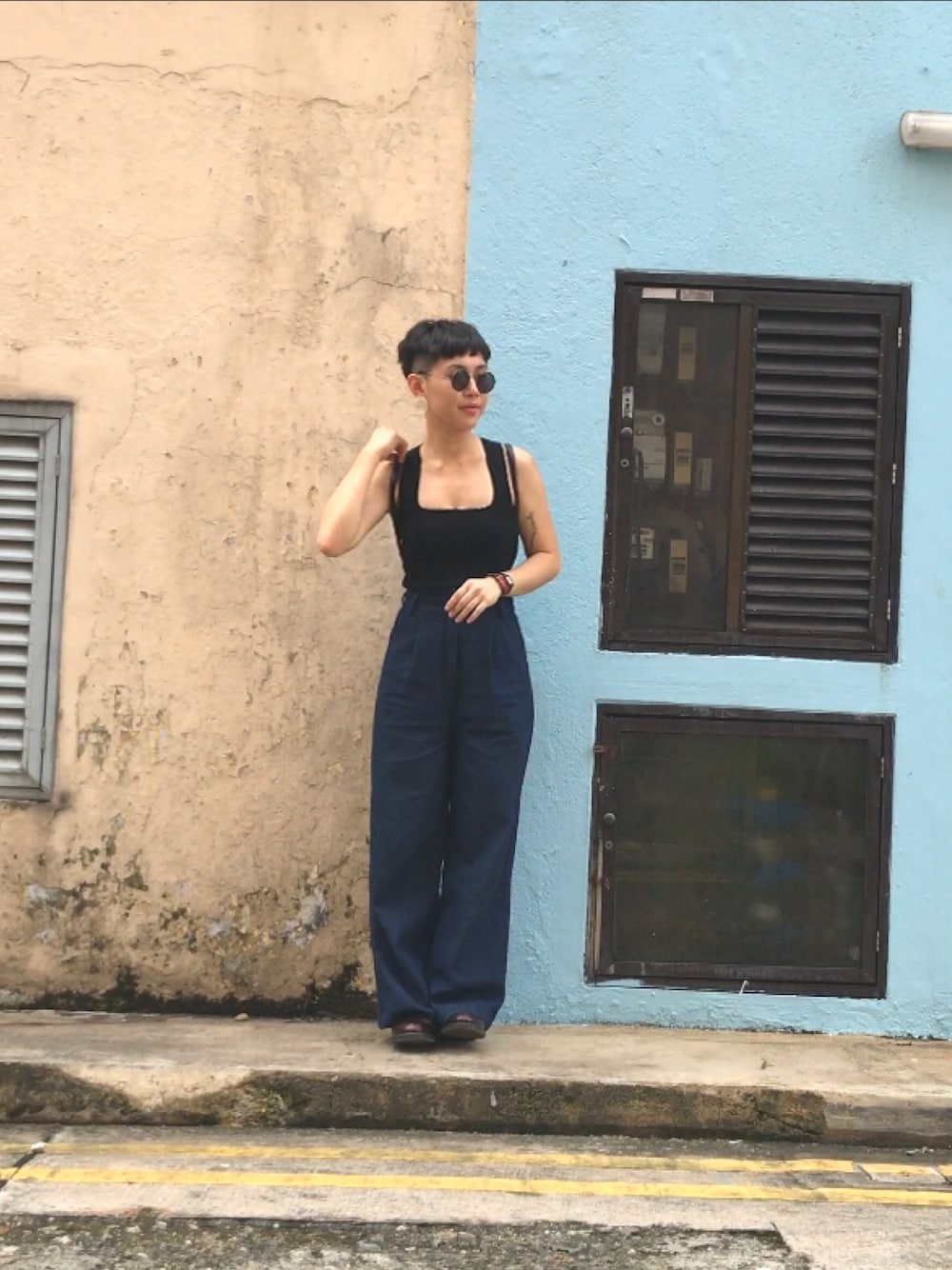 「秋のコーデ、Singapore、女の子、H&M、STYLE、ootd、outfit、summer、Taiwan、Dr.Martens」｜「Dr. Martensのアイテム（ブーツ、レッド系）」を使った、芮翠樹さん（レディース・164cm）の秋コーディネートの1枚目の写真