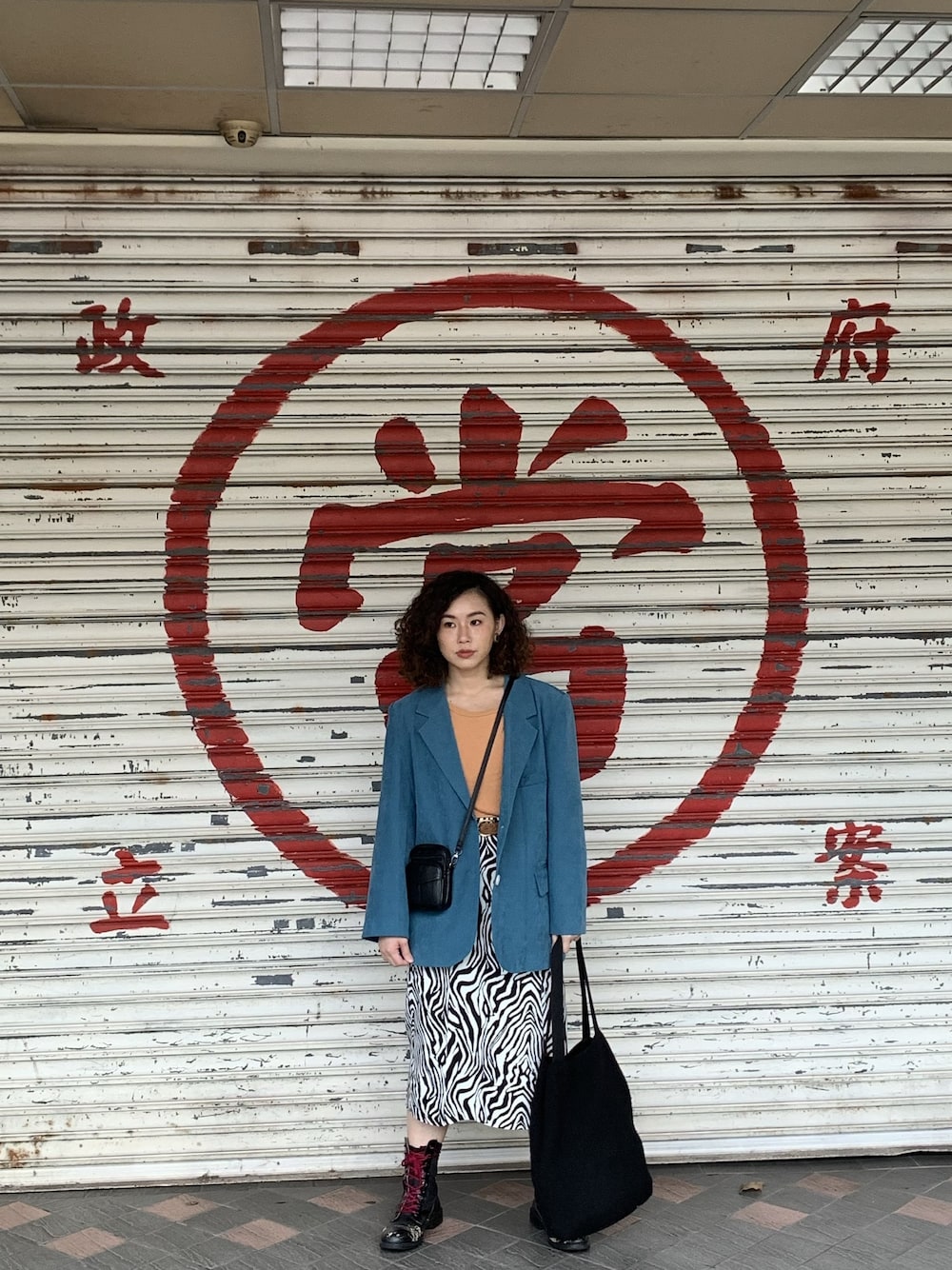 「ootd、休閒、女人味、古着MIX、Taiwan、TAIPEI、冬コーデ、女の子、街頭穿搭」｜「ZARAのアイテム（Tシャツ/カットソー、オレンジ系）」を使った、芮翠樹さん（レディース・164cm）の冬コーディネートの1枚目の写真