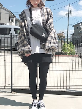 「ISOOK（アイスー）のアイテム（Tシャツ/カットソー）」を使った、ハナハルさん（レディース・164cm）の秋コーディネート