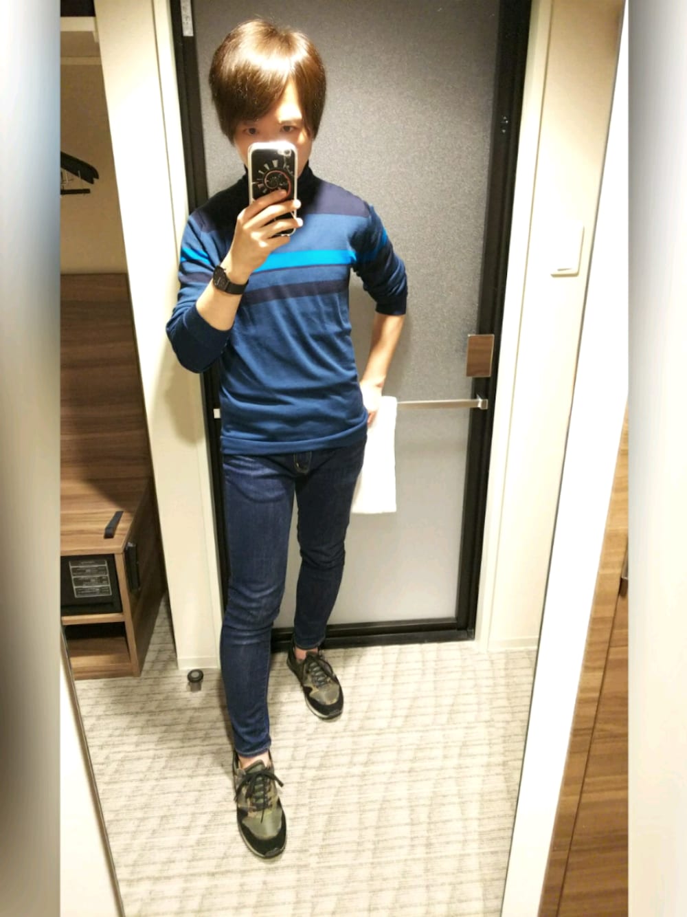 その他のその他、レッド系のその他、その他のその他を着用したメンズの冬コーディネートの1枚目の写真