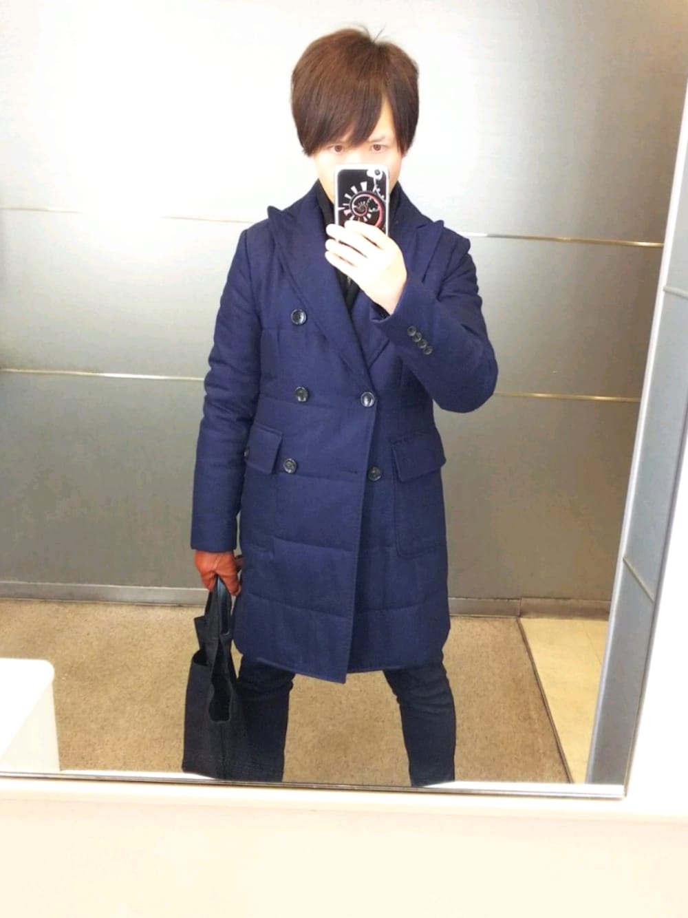 ブルー系のその他アウター、ブルー系のその他アウター、ブルー系のその他アウターを着用したメンズの冬コーディネートの1枚目の写真