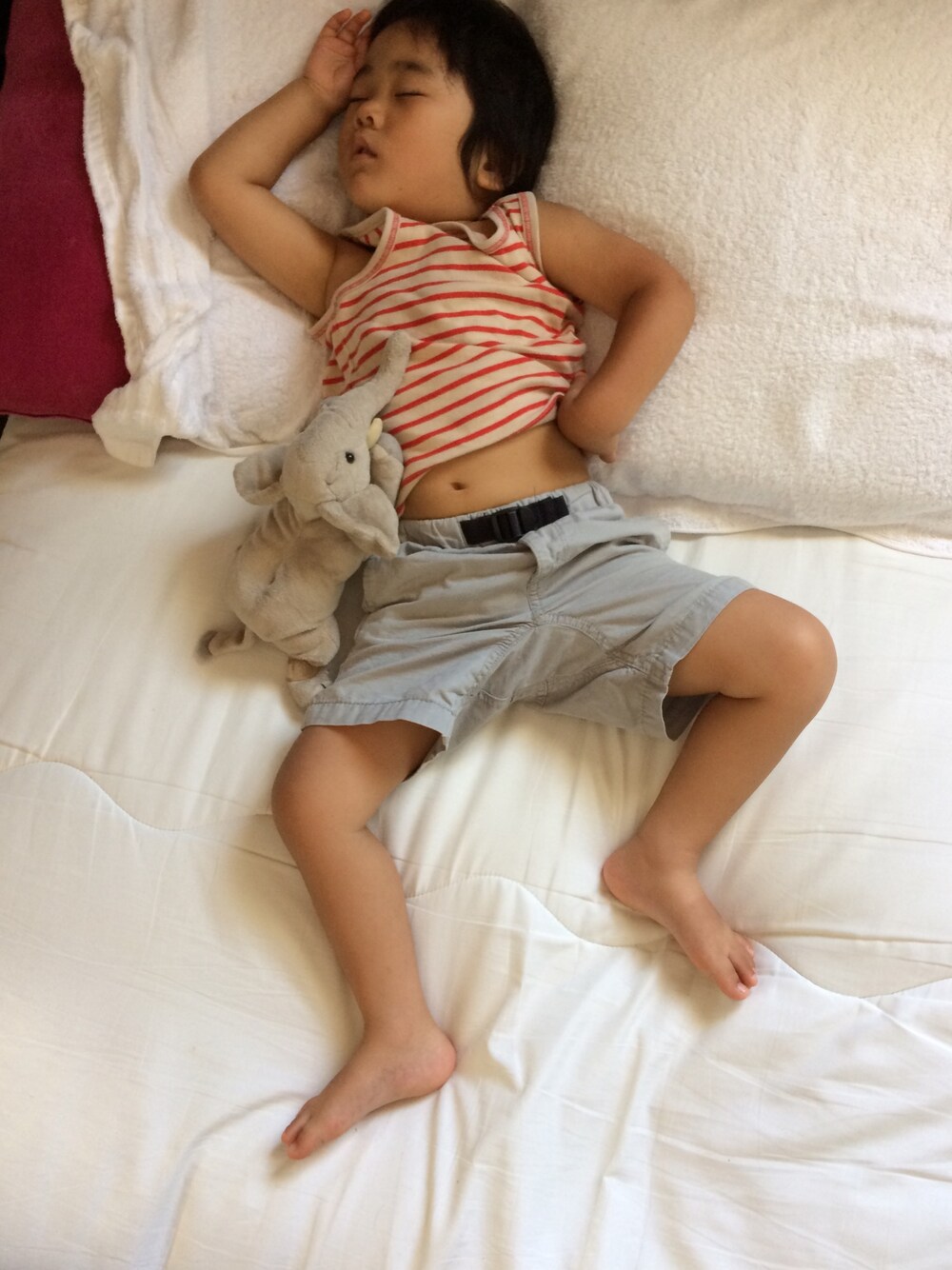 「GAP、おとこのこ、キッズコーデ、夏コーデ、kids、summer、3歳」｜「babyGAPのアイテム（その他パンツ、グレー系）」を使った、MUUさんさん（キッズ・90cm）の夏コーディネートの1枚目の写真
