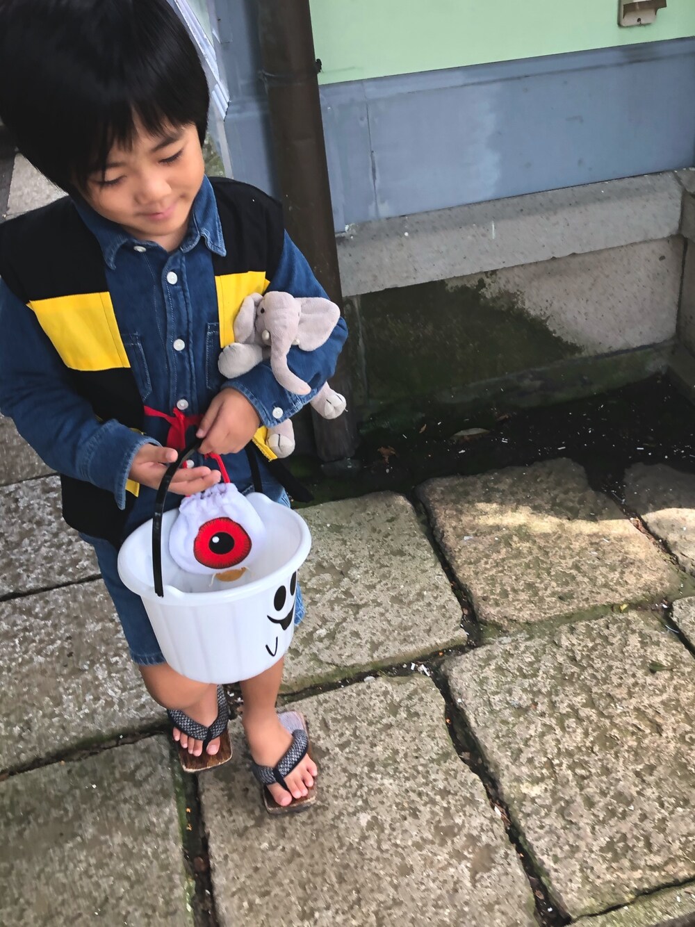 「wearhalloween2019、キッズファッション、男の子コーデ、鬼太郎、ハロウィン」｜「無印良品のアイテム（シャツ/ブラウス、その他）」を使った、MUUさんさん（キッズ・110cm）の秋コーディネートの1枚目の写真