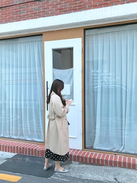 「シルバーシューズ」｜「アイテム（トレンチコート）」を使った、 T y m s a nさん（レディース・162cm）の夏コーディネート