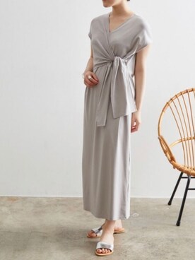 「SALON adam et rope'（サロン アダム エ ロペ）のきちんとリラックス TORRAZZO DONNA　フロントリボンワンピース【店舗限定】（ワンピース、グレー系）」を使った、sakiさん（レディース・158cm）の夏コーディネート