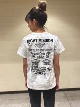 「AVIREX（アヴィレックス）のエンブロイダリー ティーシャツ 刺繍/ EMBROIDERED T-SHIRT（Tシャツ/カットソー）」を使った、SHIONさん（レディース・164cm）の春コーディネート