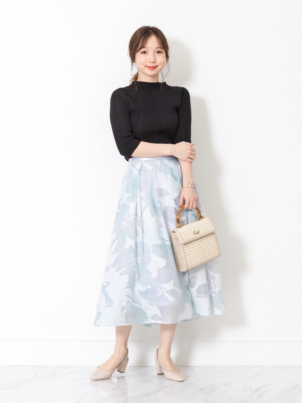 meguさんの「◆《Endy ROBE》アデルフラワープリントタックスカート（JILL STUART）」を使ったコーディネート