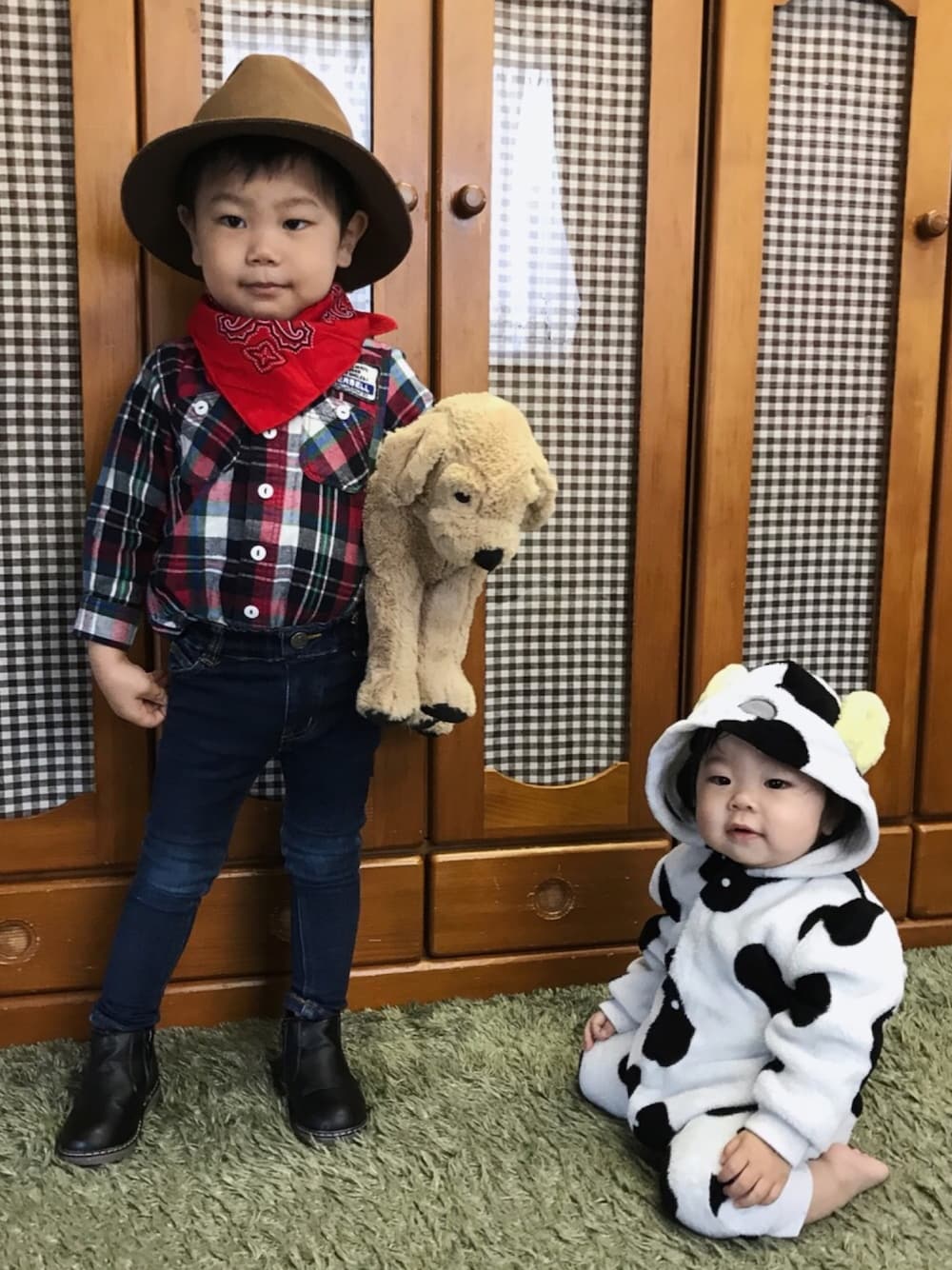 「ハロウィン、ハロウィンコーデ、halloween、カウボーイ、ハット、キッズコーデ、キッズファッション、おしゃれさんと繋がりたい」｜「IKEAのアイテム（おもちゃ、ベージュ系）」を使った、M̆̈ichiruさん（キッズ・100cm）の秋コーディネートの1枚目の写真