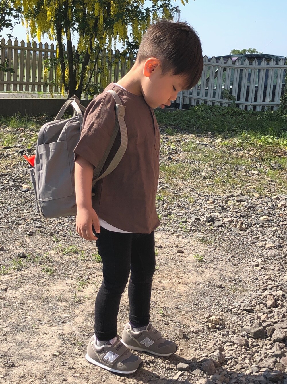 「夏コーデ、シンプル、ootd、おしゃれさんと繋がりたい、ブラウン、キッズコーデ、キッズファッション」｜「devirockのビッグプルオーバー5分袖シャツ（シャツ/ブラウス、ブラウン系）」を使った、M̆̈ichiruさん（キッズ・100cm）の夏コーディネートの1枚目の写真
