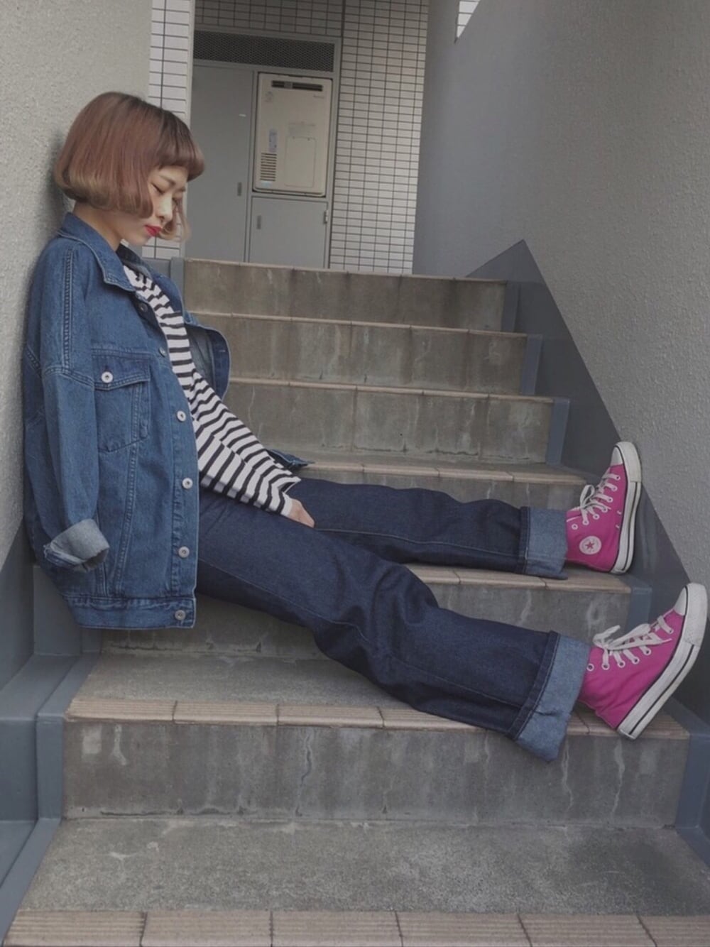 「デニムオンデニム、ボーダー、ハイカットスニーカー、converse、デニムジャケット、Gジャン、ちょこびおすすめ、春コーデ、ワイドデニム、ワイドパンツ」｜「ikkaのポケット付き9分袖TEE（Tシャツ/カットソー、その他）」を使った、ちょこびさん（レディース・154cm）の春コーディネートの1枚目の写真