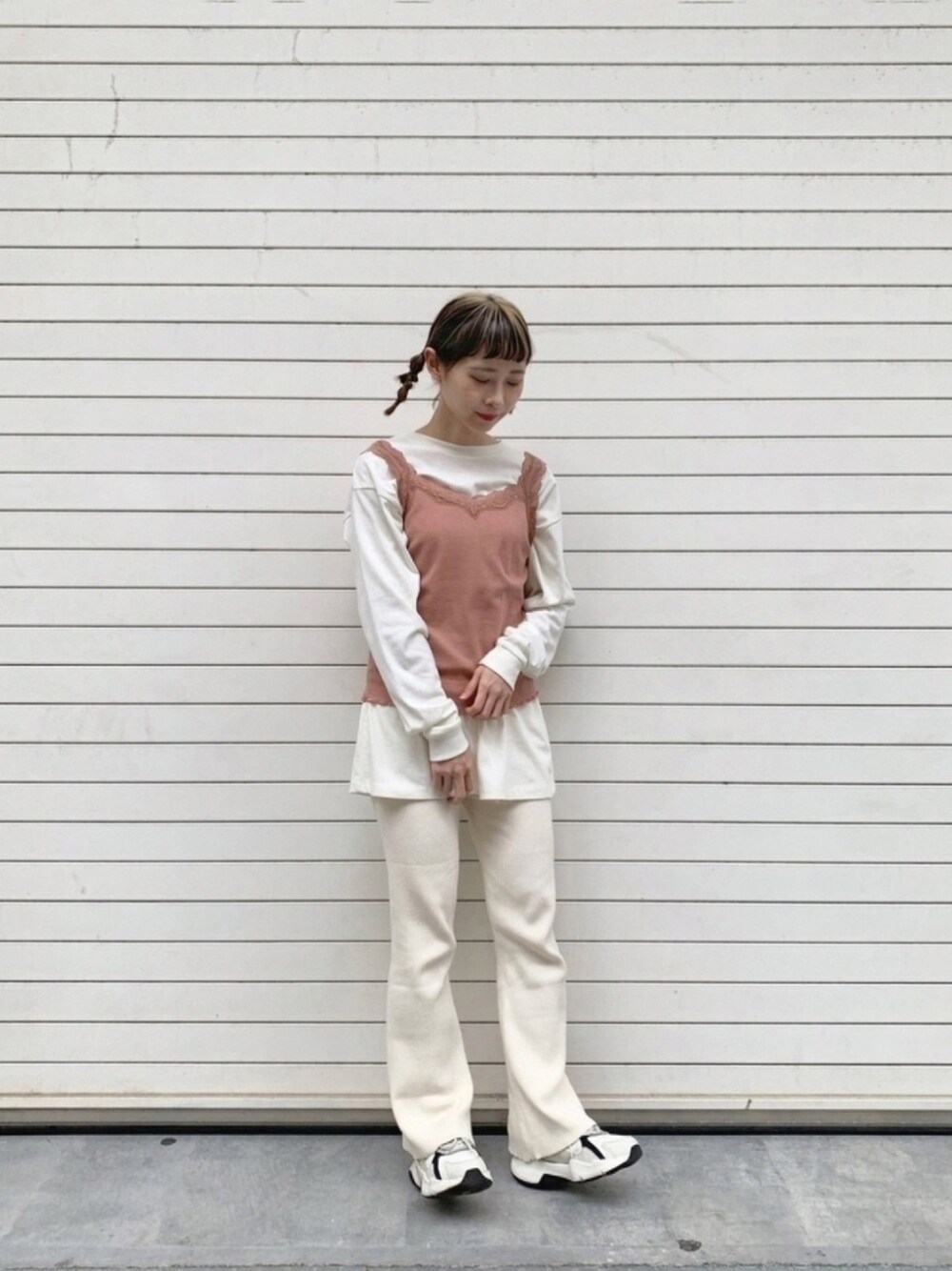 「春カラー、くすみカラー、キャミソール、レースキャミソール、リブパンツ、ちょこびおすすめ、低身長コーデ、ちょこび、フレアパンツ、リーボックラブ」｜「E hyphen world galleryのワッフルレースキャミ＊（タンクトップ、ピンク系）」を使った、ちょこびさん（レディース・154cm）の冬コーディネートの1枚目の写真