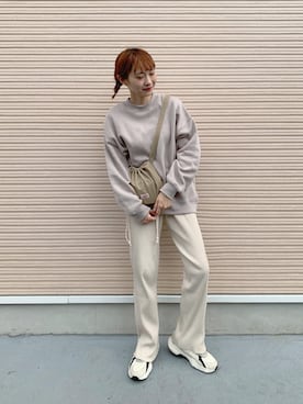 「消えそうな色コーデ」｜「アイテム（スウェット）」を使った、ちょこびさん（レディース・154cm）の秋コーディネート