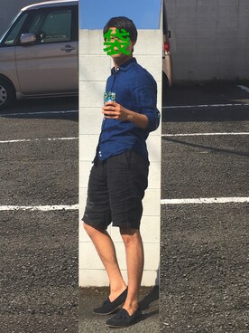 「アイテム（スリッポン、ブルー系）」を使った、袋の上のバンドマンさん（メンズ・180cm）の春コーディネート