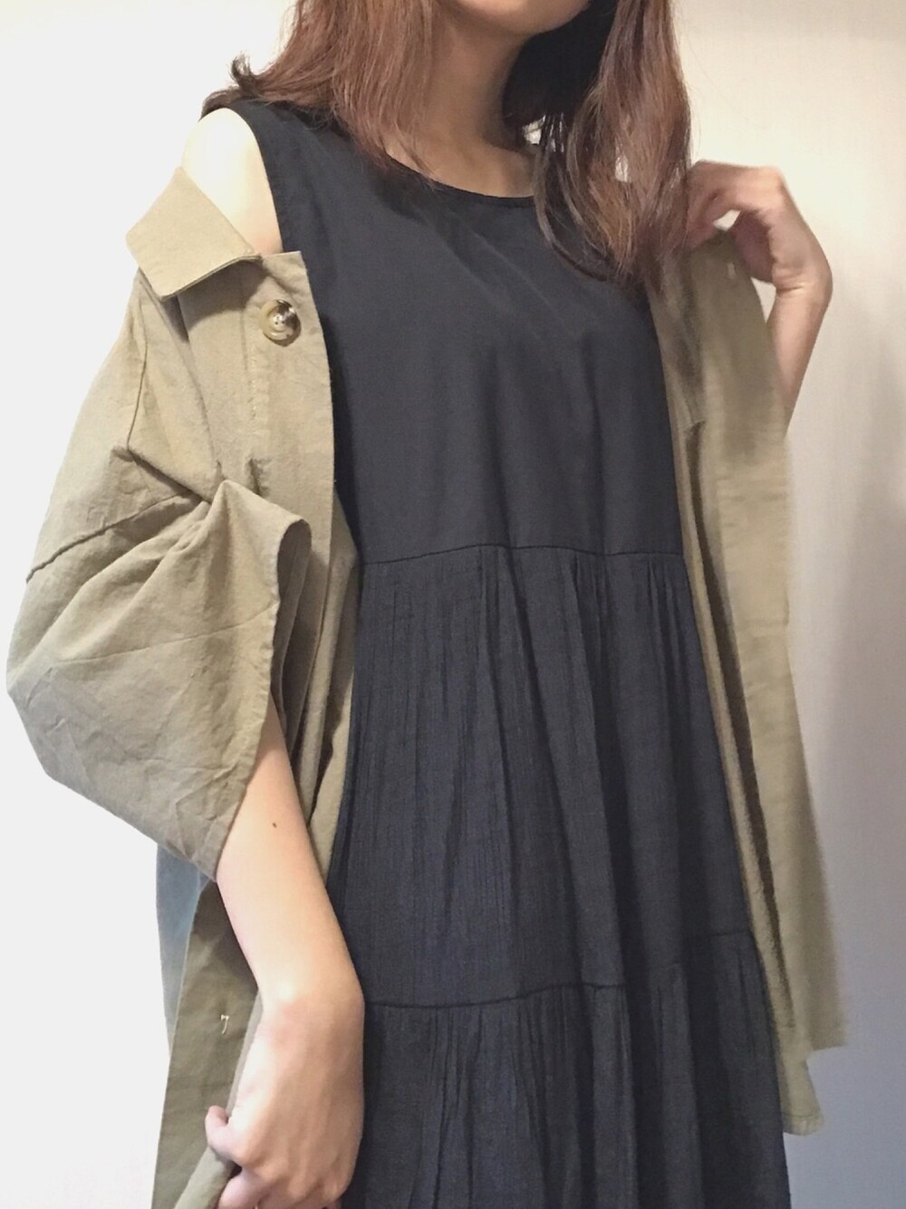 「オトナカジュアル、休日コーデ、シンプル、プチプラ、カジュアルコーデ、黒、ハイウエスト、ワンピース、カーキ、休日スタイル」｜「RETRO GIRLのアイテム（ワンピース/ドレス、ブラック系）」を使った、ぷぷろさん（レディース・155cm）の夏コーディネートの1枚目の写真