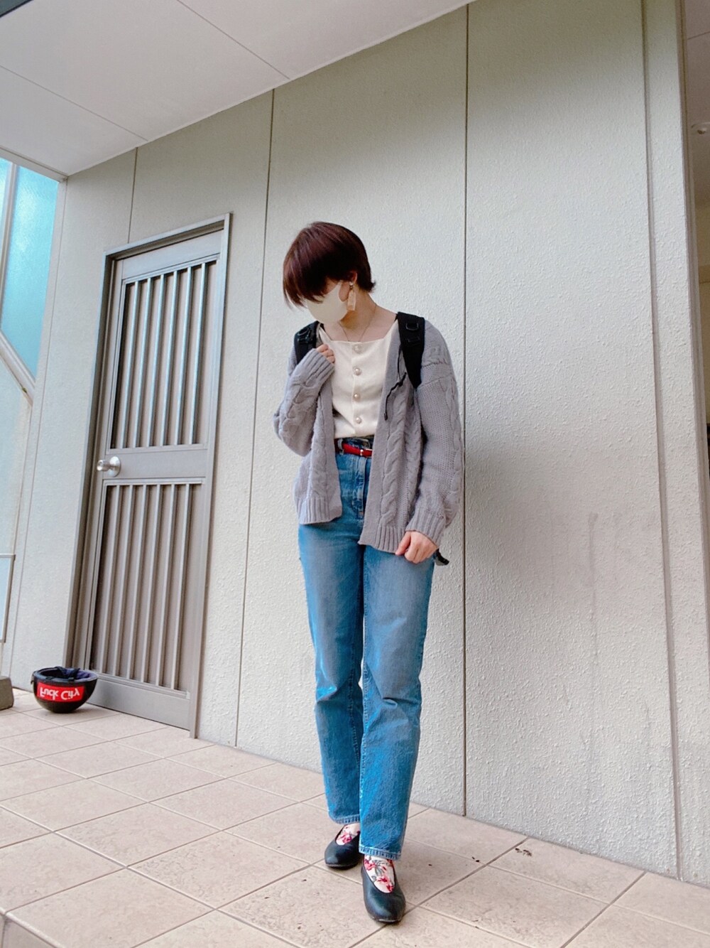 「カジュアル、シンプル、大人カジュアル、おしゃれさんと繋がりたい、GU、カジュアルコーデ、ootd、デニム、プチプラ、プチプラコーデ」｜「GUのアイテム（デニムパンツ、ブルー系）」を使った、momoさん（レディース・165cm）の冬コーディネートの1枚目の写真