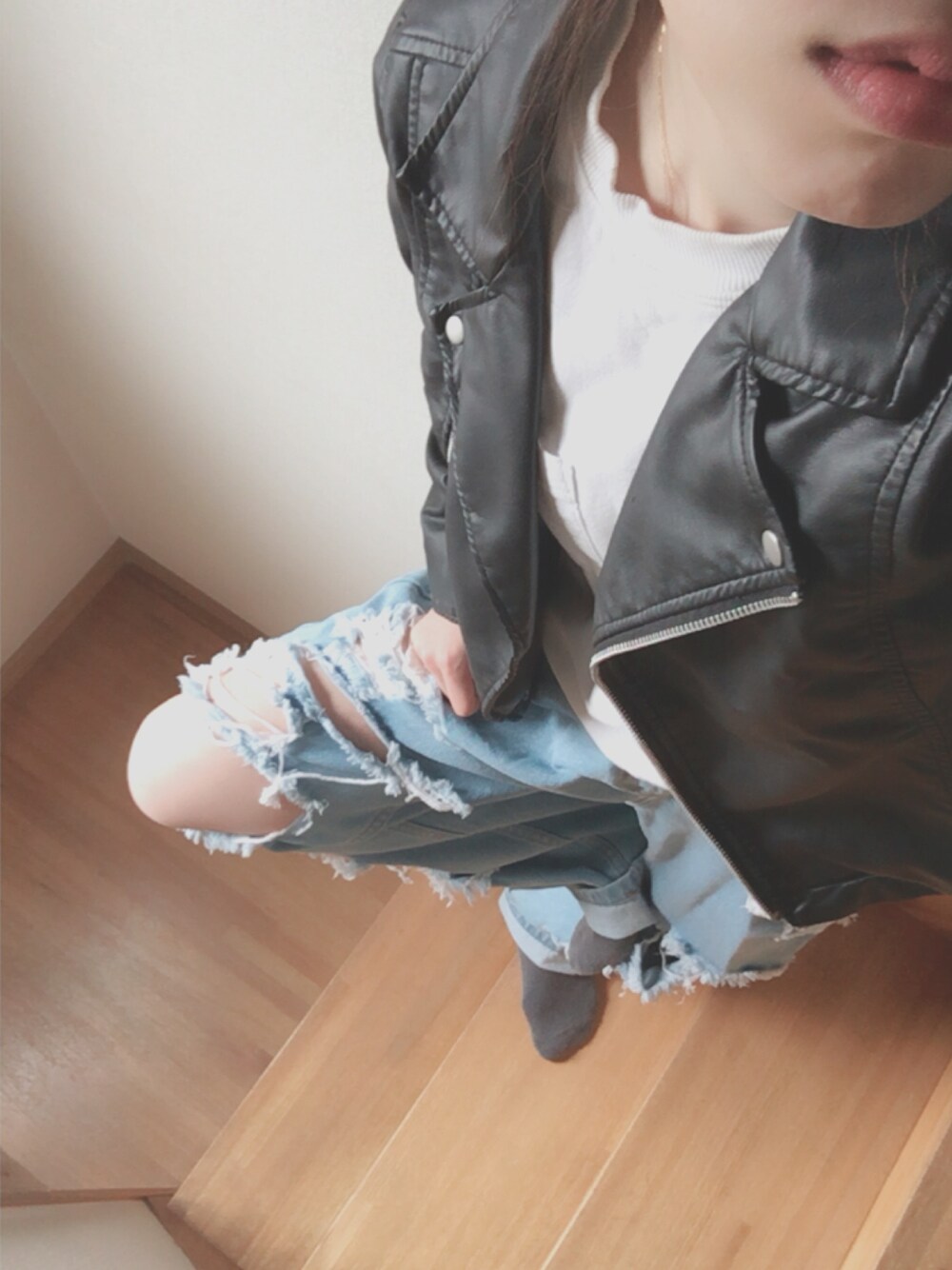 「grapevine by k3のアイテム（デニムパンツ、ブルー系）」を使った、amiさん（レディース・161cm）の春コーディネートの1枚目の写真