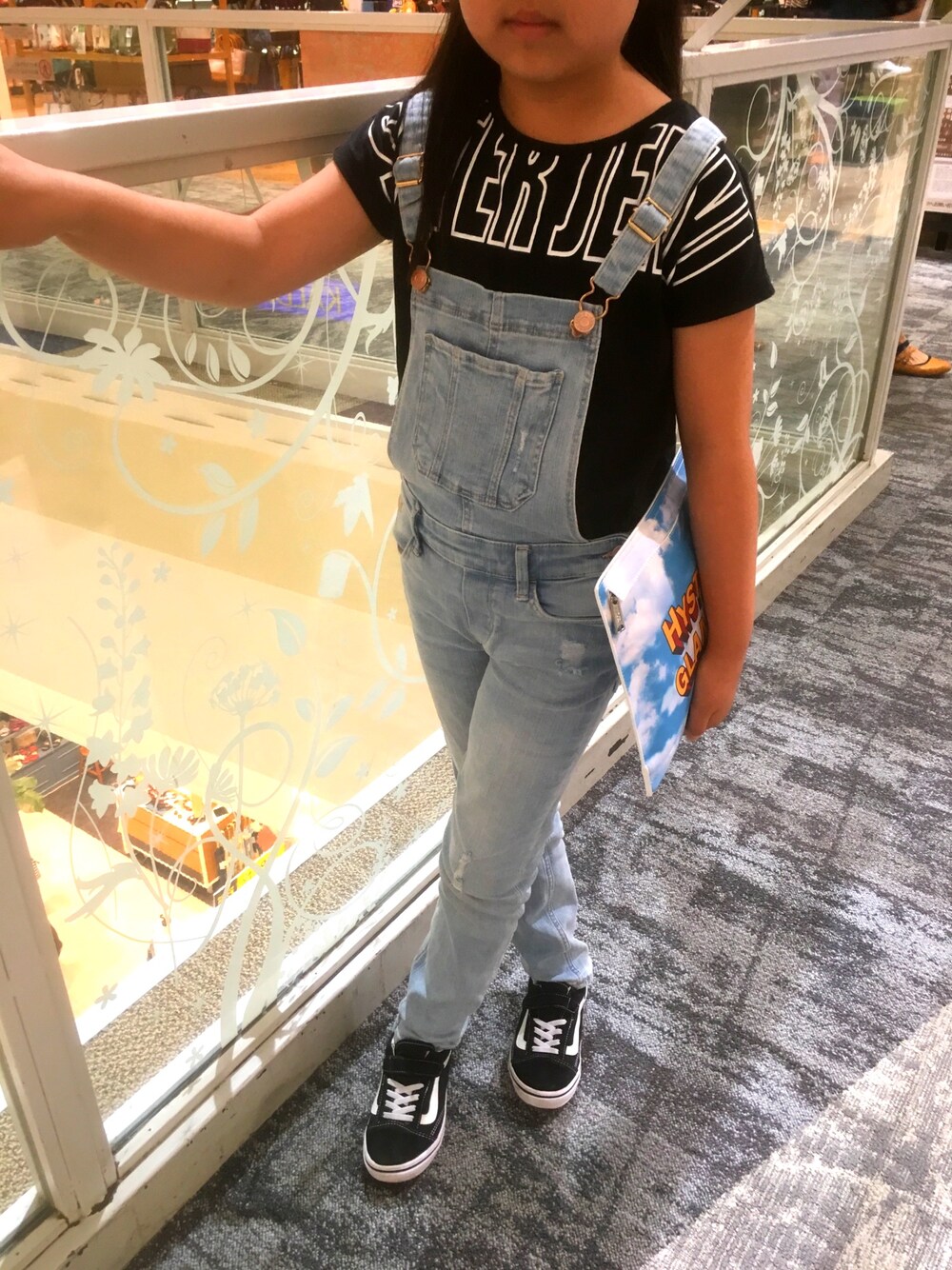 「カジュアル、プチプラ」｜「GENNYのアイテム（Tシャツ/カットソー、ブラック系）」を使った、mmasistersさん（キッズ・133cm）の夏コーディネートの1枚目の写真