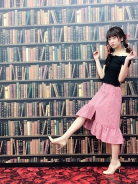 「me（ミイ）のアイテム（スカート）」を使った、浜田翔子さん（レディース・157cm）の春コーディネート