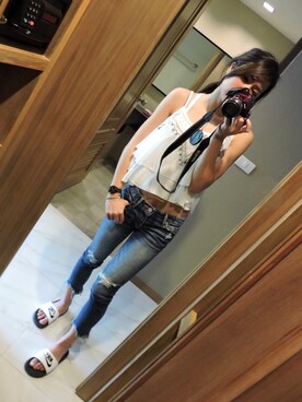 「海外」｜「アイテム（腕時計）」を使った、ainaさん（レディース・166cm）の春コーディネート