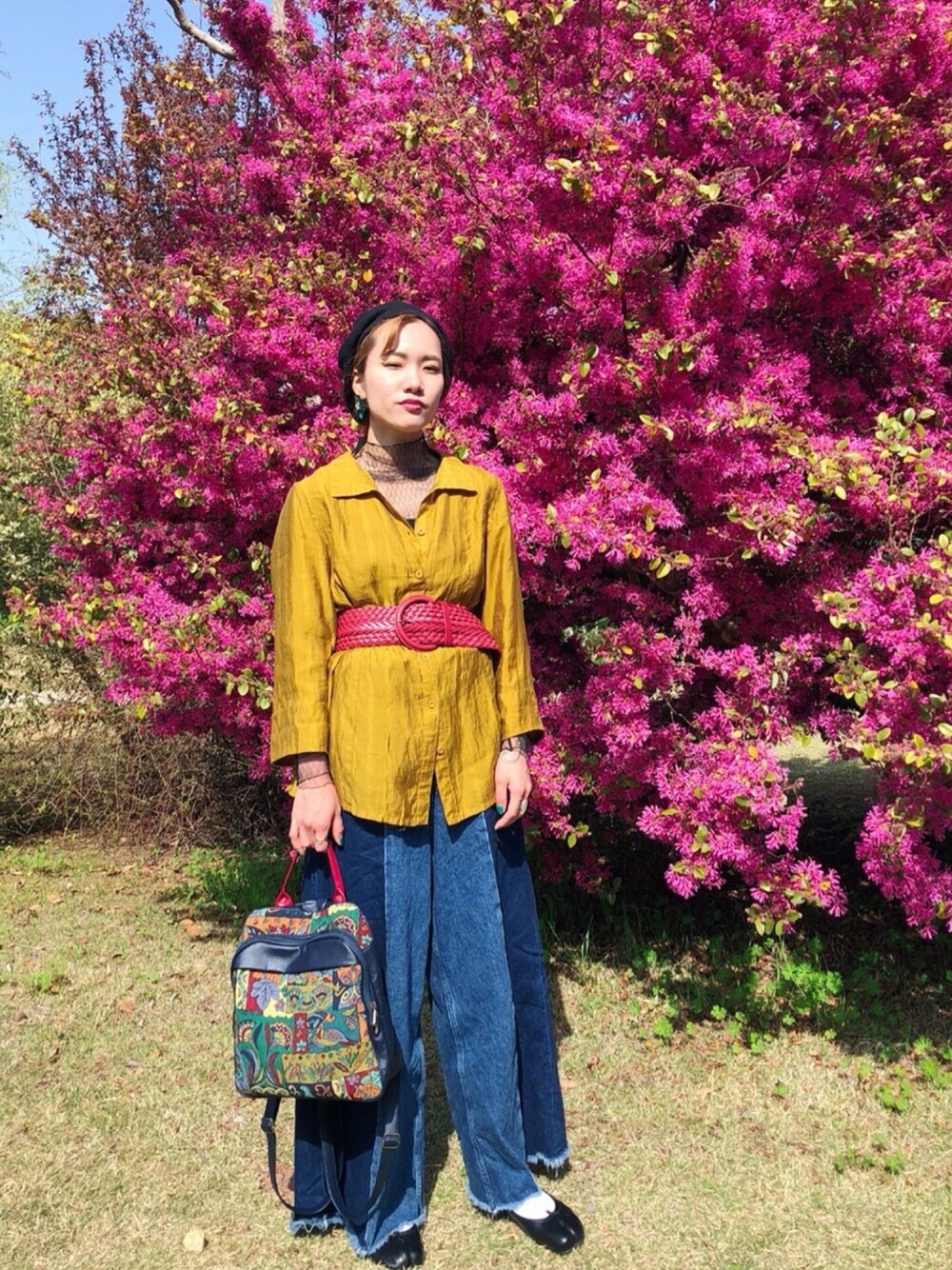 「古着、used、vintage、カジュアル、spring、オトナカジュアル、きれいめカジュアル、ベレー帽、ママコーデ、春コーデ」｜「usedのアイテム（バックパック/リュック、ブルー系）」を使った、▼ucaさん（レディース・160cm）の春コーディネートの1枚目の写真