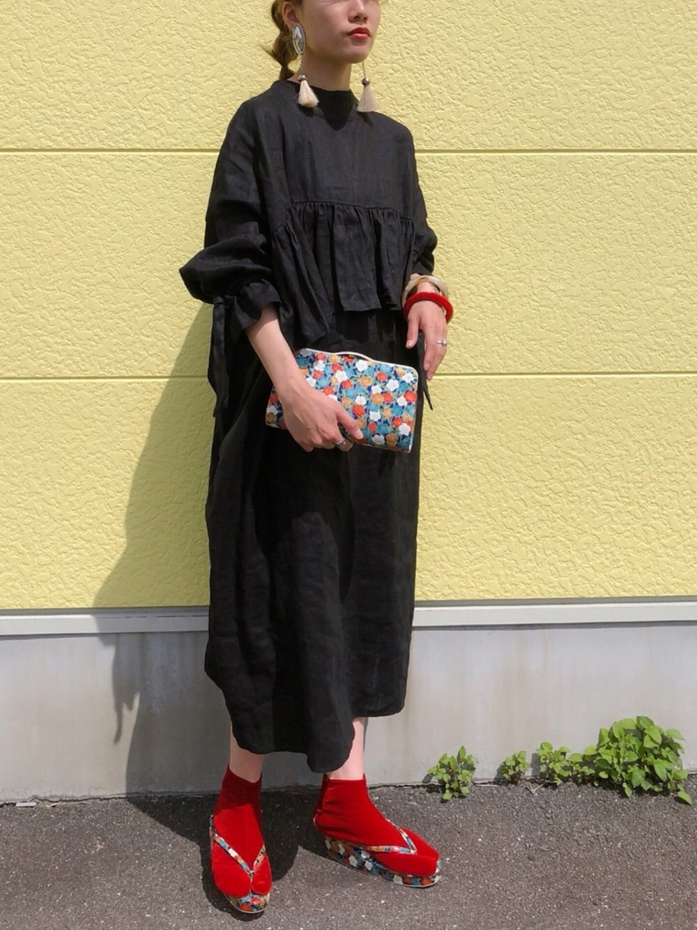 「古着、used、vintage、和装小物、シンプル、足袋、ママコーデ、ワンピース、草履」｜「Serendipityのアイテム（その他アウター、ブラック系）」を使った、▼ucaさん（レディース・160cm）の春コーディネートの1枚目の写真