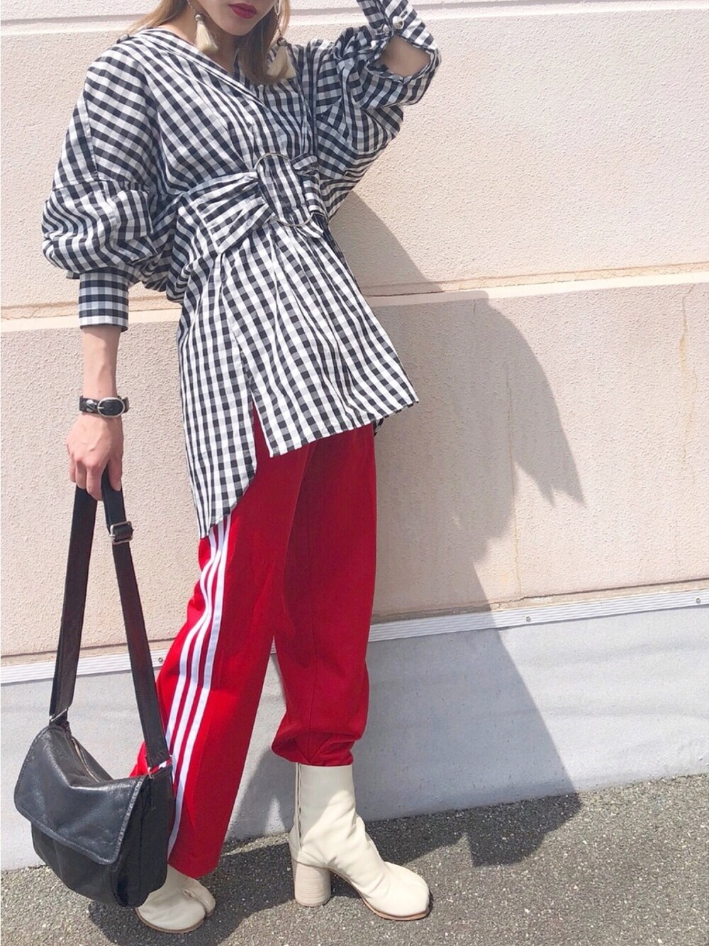 「リラックススタイル、ウエストマーク、古着、used、足袋ブーツ、ママコーデ、スポーツミックス」｜「MARTIN MARGIELAのアイテム（ブーツ、ベージュ系）」を使った、▼ucaさん（レディース・160cm）の夏コーディネートの1枚目の写真