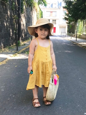 「ラウンドバッグ」｜「アイテム（帽子）」を使った、Lilyさん（キッズ・100cm）の夏コーディネート