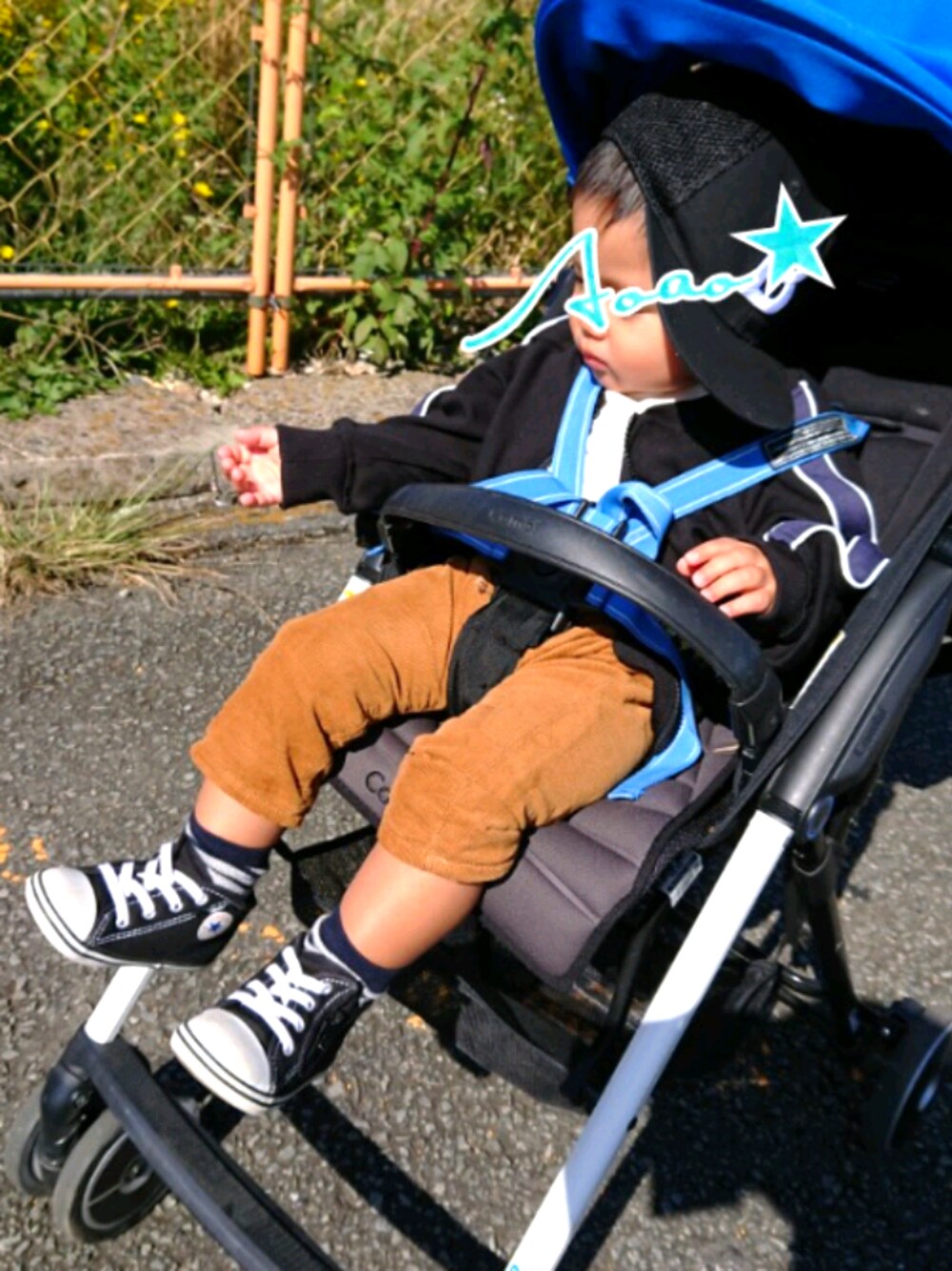 「秋コーデ、スポーツミックス、ジャージ、petit main、プティマイン、1歳、1歳6ヶ月」｜「CONVERSEのアイテム（スニーカー、ブラック系）」を使った、ぴょんきちさん（キッズ・80cm）の秋コーディネートの1枚目の写真