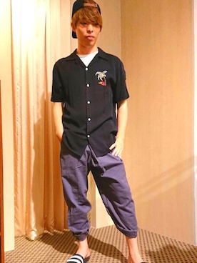 「HVC（エイチブイシー）のアイテム（シューズ）」を使った、HVC大津一里山店さん（メンズ・175cm）の夏コーディネート