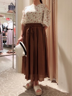 「HVC」｜「アイテム（スカート）」を使った、HVC大津一里山店さん（レディース・157cm）の夏コーディネート