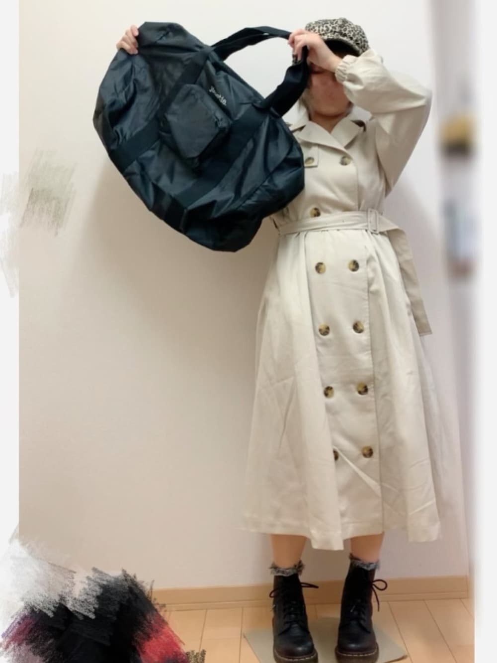 「福袋、福袋コーデ、トレンチコート、jouetie福袋、ワンピース、ブーツ、Dr.Martens、福袋2020、今年もよろしくお願いします」｜「jouetie福袋のアイテム（バッグ、ブラック系）」を使った、ちゃそさん（レディース・156cm）の冬コーディネートの1枚目の写真