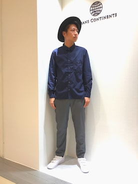 「TRANS CONTINENTS（トランスコンチネンツ）のアイテム（パンツ）」を使った、吉岡 和視さん（メンズ・175cm）の春コーディネート