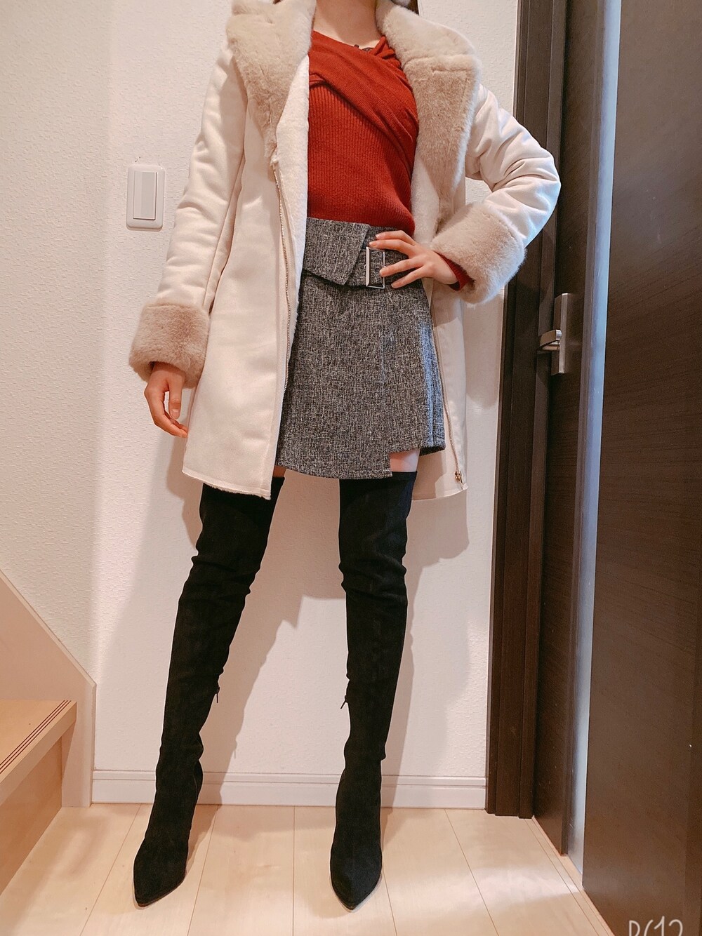 「おしゃれさんと繋がりたい、ニーハイブーツ、久しぶりのオシャレ、冬コーデ、オトナ女子、きれいめコーディネート、いいね、save、フォローお願いします🤑、休日コーデ、コート、コートスタイル」｜「LIPSERVICEのワイドクロスオフショルカラーニット（ニット/セーター、ピンク系）」を使った、saraさん（レディース・157cm）の冬コーディネートの1枚目の写真