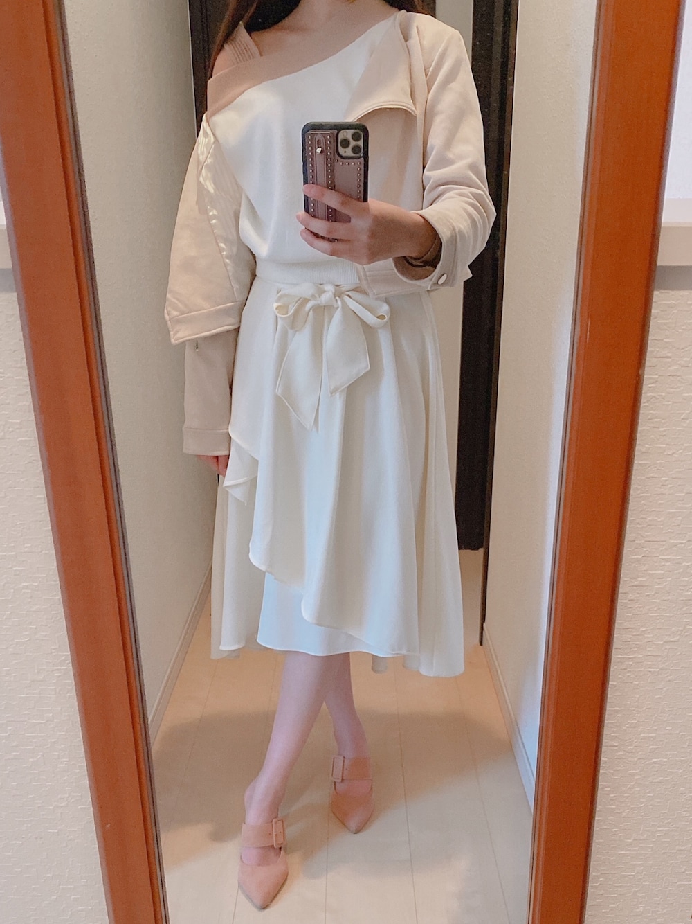 「シンプル、春コーデ、キレイめ、おしゃれさんと繋がりたい、ライダース、スカート、ESPERANZA、RESEXXY、INGNI、いいね、save、フォローお願いします🤑」｜「INGNIのサッシュ付 ツイルラップ イレヘムスカート -2018SS-（スカート、ホワイト系）」を使った、saraさん（レディース・157cm）の春コーディネートの1枚目の写真
