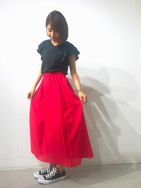 「koe（コエ）の・Vネックフリルプルオーバー（T Shirts、ブラック系）」を使った、おさむ〜さん（レディース・156cm）の夏コーディネート