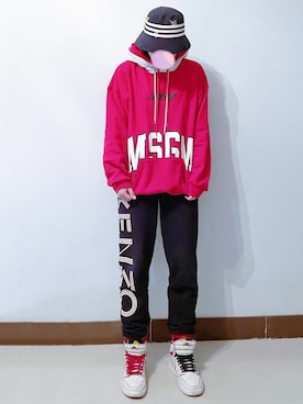 「MSGM（エムエスジーエム）のアイテム（パーカー）」を使った、RURURUKIAさん（レディース・165cm）の春コーディネート