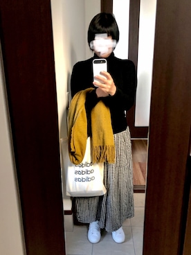 「雑貨屋のアイテム（ストール/ショール、イエロー系）」を使った、sa._.さん（レディース・156cm）の秋コーディネート